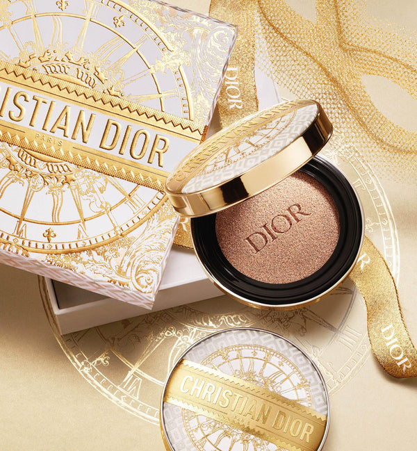 ตลับคุชชั่นเปล่า Dior Forever Cushion—Cushion Foundation Case - Grand Bal, Plan De Paris, Embroidered Cannage Or Vinyl Cannage—ตลับรองพื้นคุชชั่นเปล่า ลวดลาย Plan De Paris, Embroidered Cannage และลวดลาย Vinyl