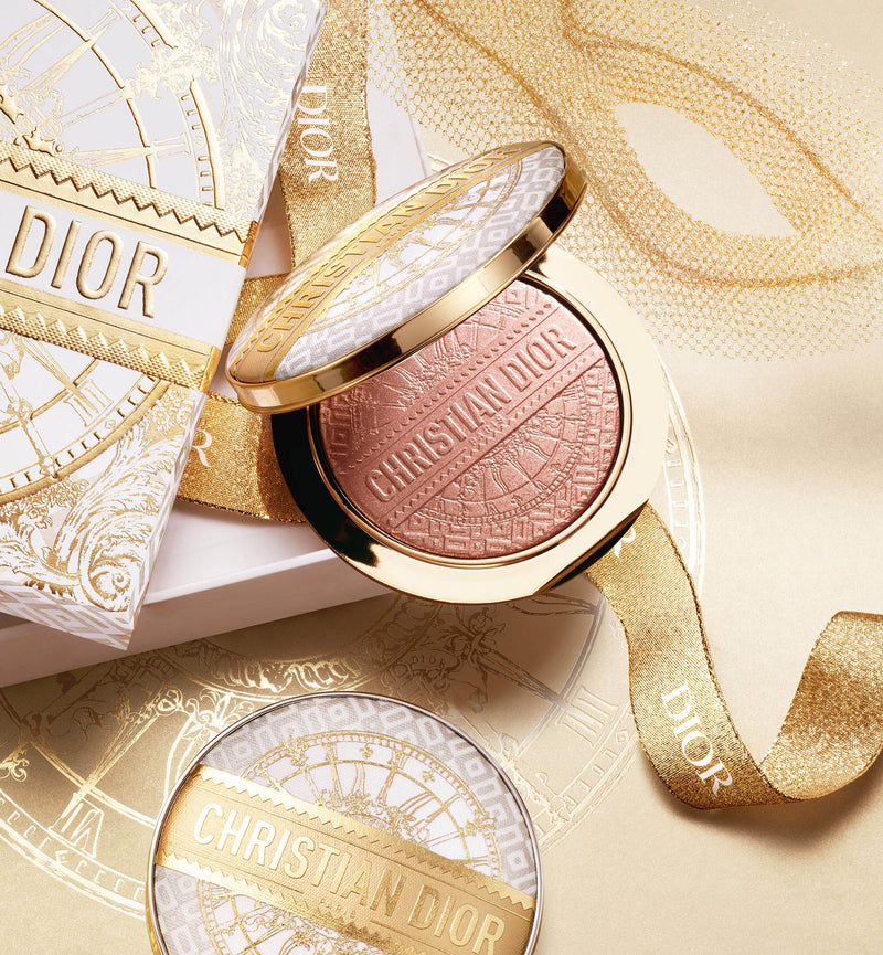 แป้งไฮไลท์ Dior Forever Couture Luminizer - รุ่นลิมิเต็ด อิดิชั่น—Longwear Highlighter - 95% Natural-Origin Pigments—แป้งไฮไลท์ติดทนนาน เม็ดสีจากส่วนผสมธรรมชาติ 95%