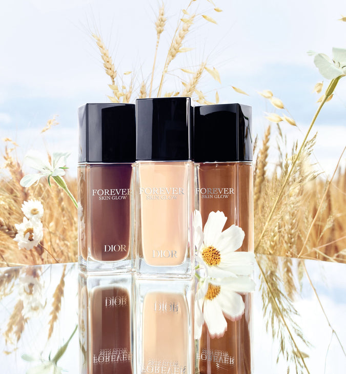 DIOR FOREVER SKIN GLOW—Clean Radiant Foundation - Long Wear and Hydration—Clean Radiant Foundation - Long Wear and Hydration